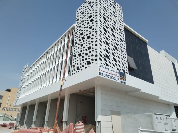 المشروع : معرض تجاري ومكاتب  